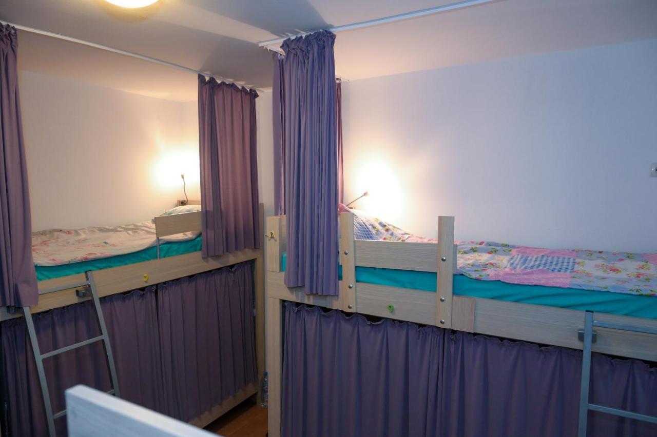 Skopje Hostel Екстер'єр фото