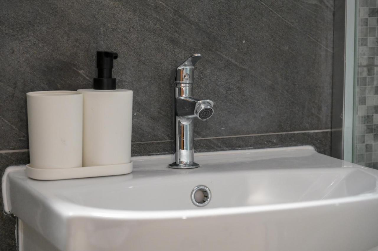 Skopje Hostel Екстер'єр фото