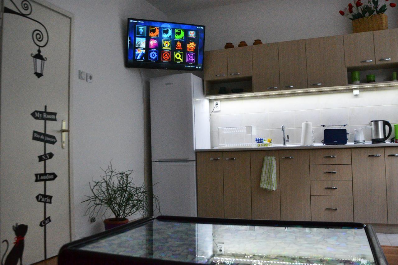 Skopje Hostel Екстер'єр фото